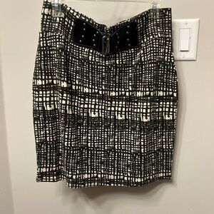 Lapis Black and Cream Patterned Pencil Skirt